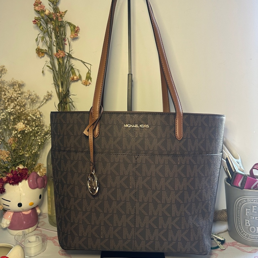 NWT Michael Kors medium brown monogram classic  tote / shoulder bag